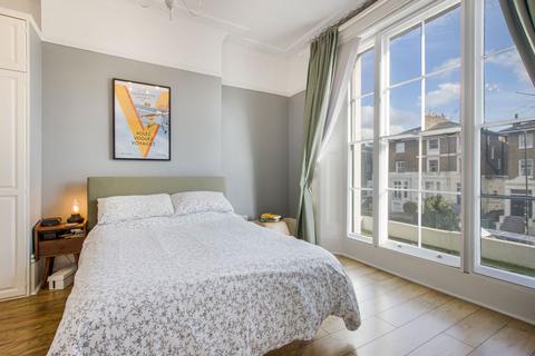 2 bedroom flat for sale, Camden Road, London NW1