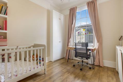 2 bedroom flat for sale, Camden Road, London NW1
