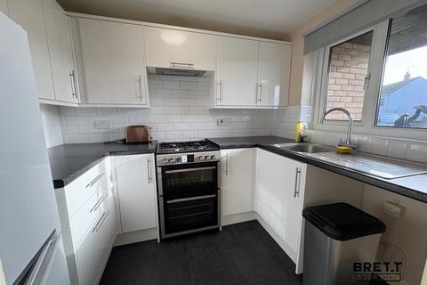 2 bedroom flat for sale, Oakfield Drive, Kilgetty, Pembrokeshire. SA68 0UQ