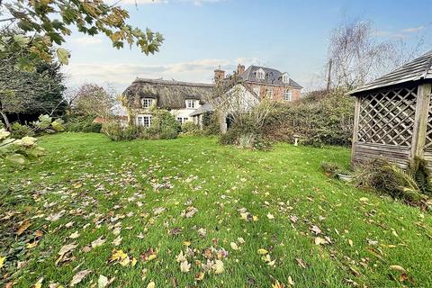 4 bedroom house for sale, Denbow Thatch, Farringdon