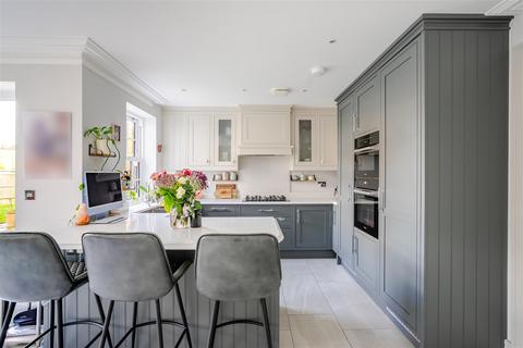 5 bedroom detached house for sale, Kingswood, Ascot