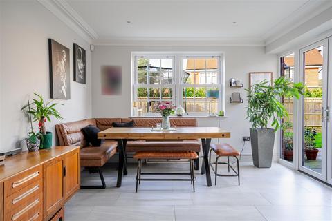 5 bedroom detached house for sale, Kingswood, Ascot