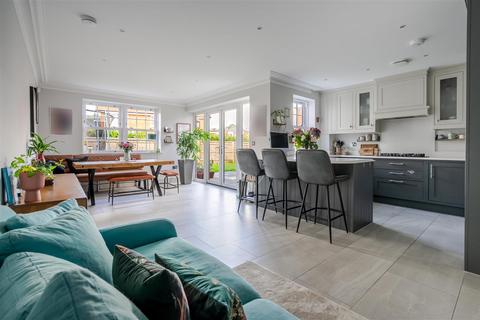 5 bedroom detached house for sale, Kingswood, Ascot