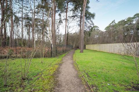 undefined, Kingswood, Ascot