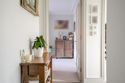 undefined, Kingswood, Ascot