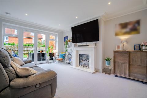 undefined, Kingswood, Ascot