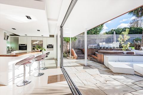 4 bedroom detached house to rent, Trumpsgreen Avenue, Virginia Water, Surrey, GU25