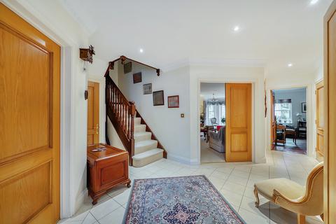 undefined, Elmdon Place, Guildford, GU1