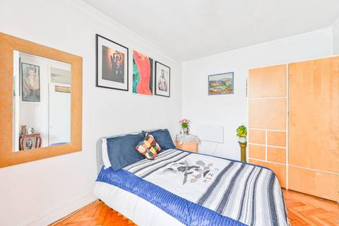 1 bedroom flat for sale, Hartington Court, Lansdowne Way, Stockwell, London, SW8