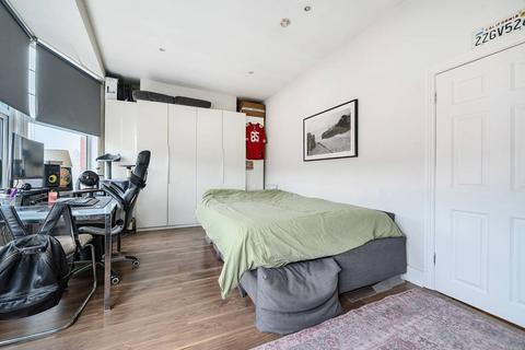 undefined, Green Lanes, Enfield, London, N21