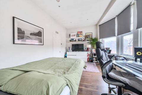 undefined, Green Lanes, Enfield, London, N21