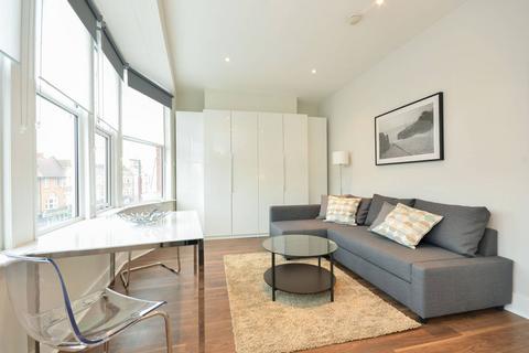 undefined, Green Lanes, Enfield, London, N21