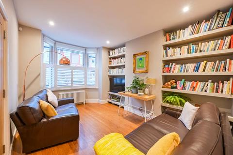 1 bedroom flat for sale, Salisbury Road, Chingford, London, E4
