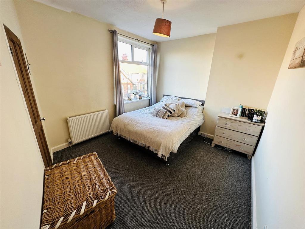 Bed 1.jpg