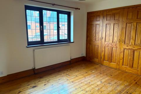 undefined, Chesterfield S40