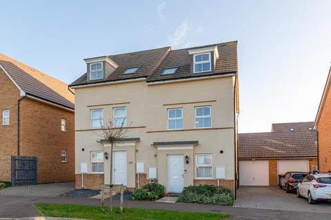 3 bedroom semi-detached house for sale, Wallis Drive, Leighton Buzzard