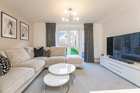 3 bedroom semi-detached house for sale, Wallis Drive, Leighton Buzzard