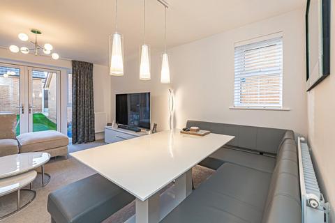 3 bedroom semi-detached house for sale, Wallis Drive, Leighton Buzzard