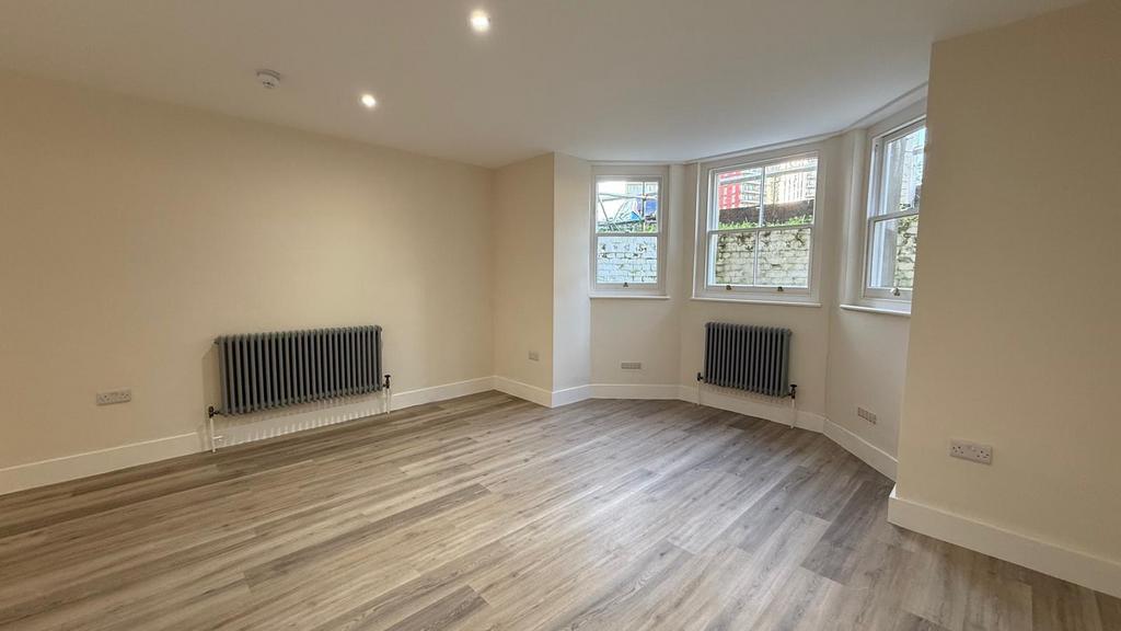 Open Plan Kitchen and Lounge