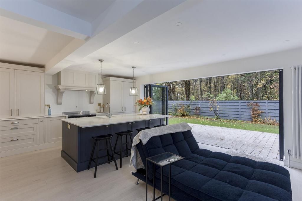 2 Ashbourne Place  25.jpg