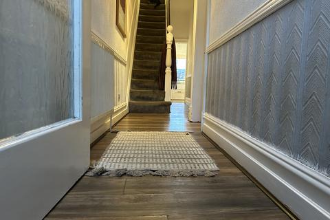 3 bedroom terraced house for sale, Wellington Grove, Shaw Heath