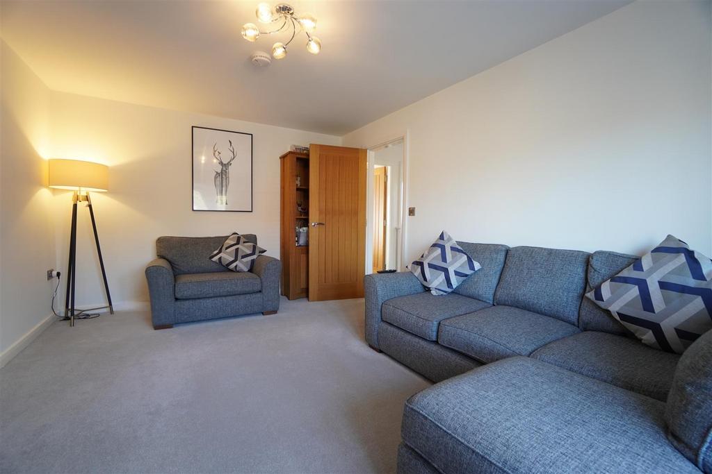Living Room 2.jpg