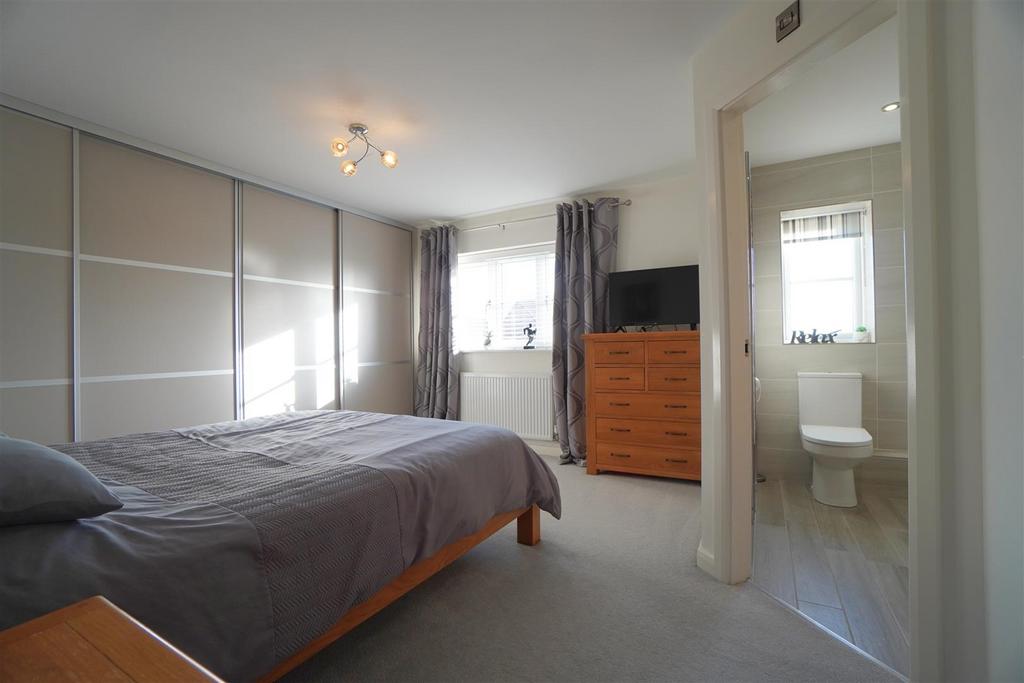 Bedroom 1.jpg