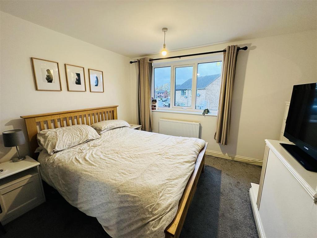 Bed 1.jpg