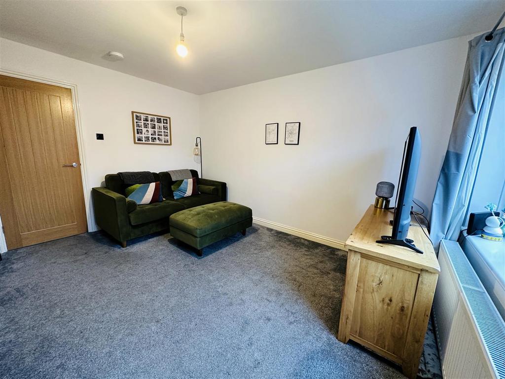 Lounge 2.jpg