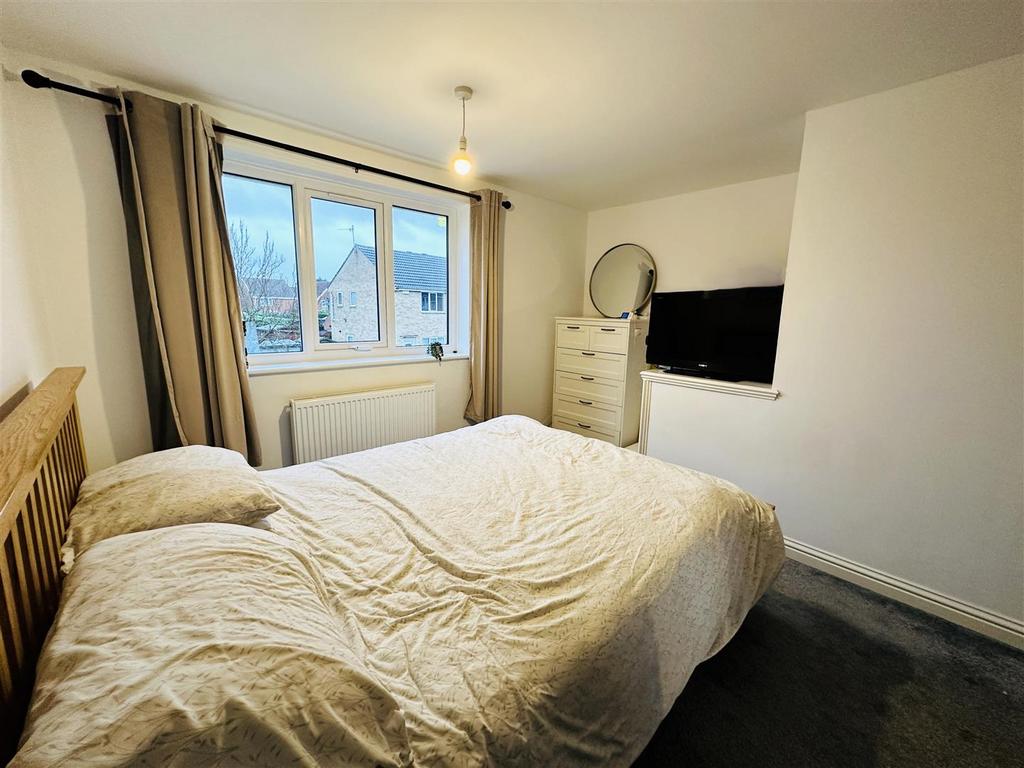 Bed 1 2.jpg