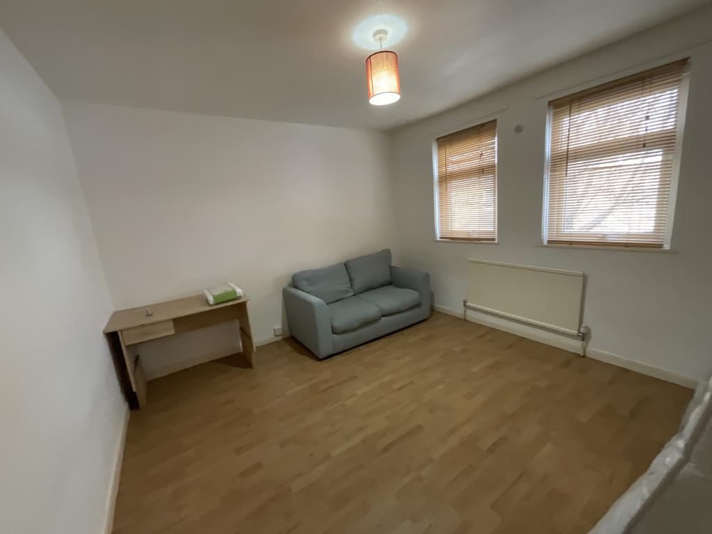 2 bed semi-detached to rent Temple Court, Cambrid