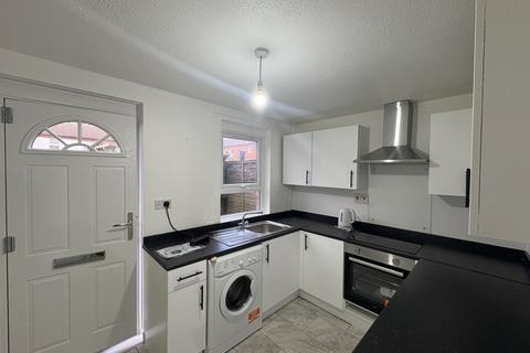 3 bedroom semi-detached house to rent, Temple Court, Cambridge, CB4