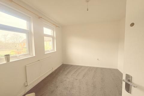 3 bedroom semi-detached house to rent, Temple Court, Cambridge, CB4