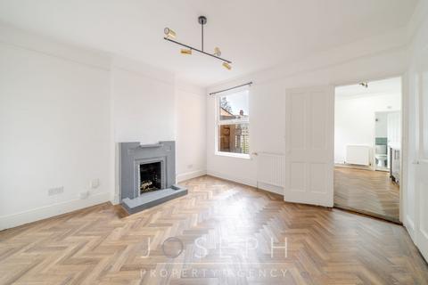 3 bedroom semi-detached house for sale, Foxhall Road, Ipswich, IP3