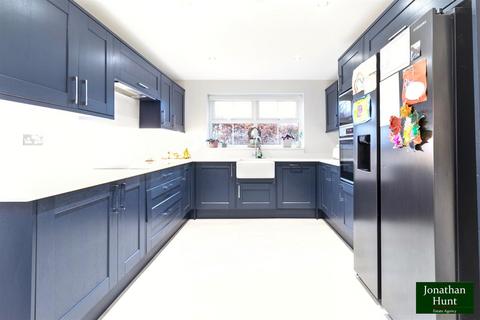 undefined, Knights Close, Buntingford SG9