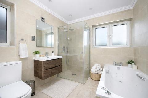 5 bedroom semi-detached house to rent, Bowes Road, W3