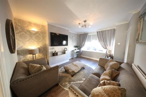 3 bedroom terraced house for sale, Perth Street West, Hull