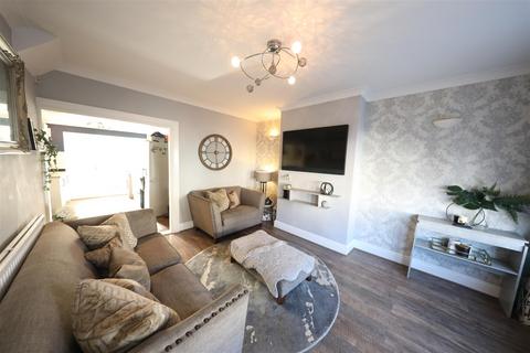 3 bedroom terraced house for sale, Perth Street West, Hull