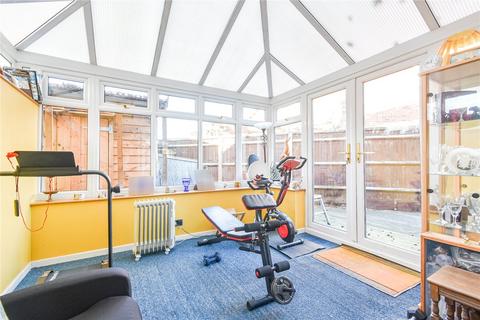 3 bedroom semi-detached house for sale, Kingsley Close, Shaw, Newbury, Berkshire, RG14