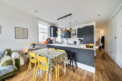 2 bedroom apartment for sale, Tintagel Crescent, London
