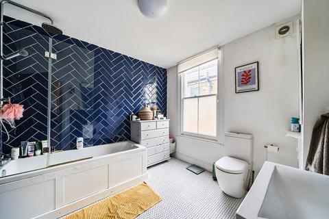 2 bedroom apartment for sale, Tintagel Crescent, London