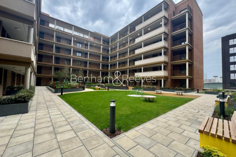 2 bedroom apartment to rent, Ilderton Road, London SE15
