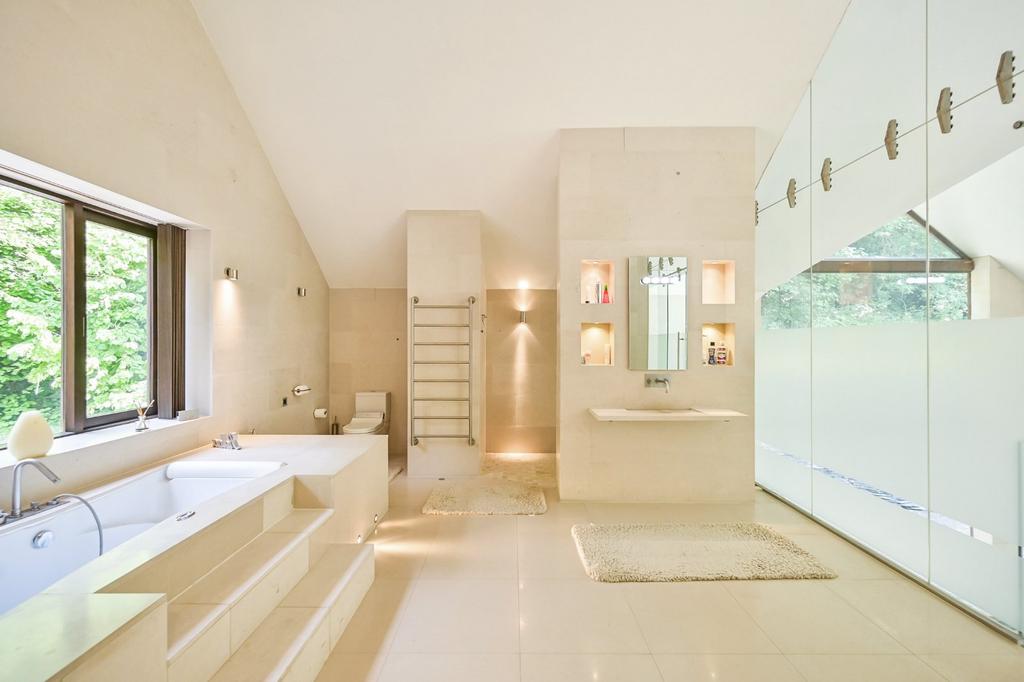 Principal Bathroom