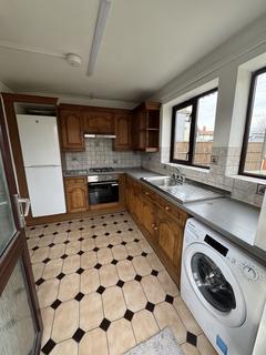 3 bedroom house to rent, Princes Road, Ilford, IG6