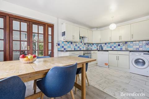 4 bedroom semi-detached house for sale, Brocksparkwood, Brentwood, CM13