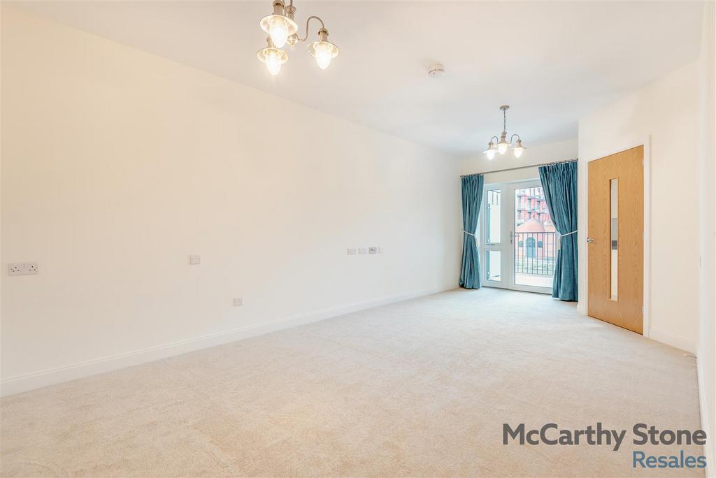 8668183-interior03.jpg