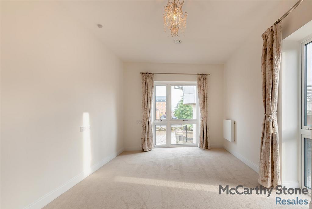 8668183-interior10.jpg