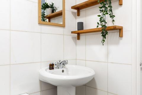 1 bedroom flat to rent, Strype Street