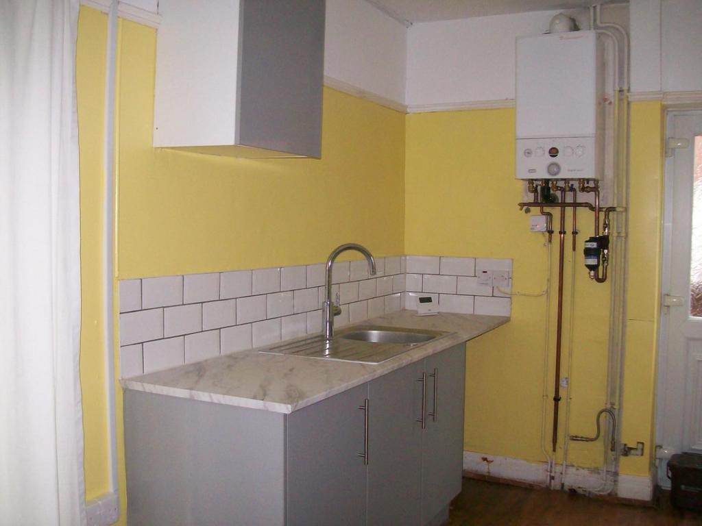 Kitchen 3.JPG