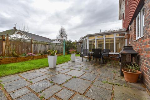 5 bedroom detached house for sale, Lower Road, Woodchurch, Kent
